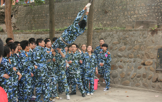 信任建立,场地项目,缓冲墙拓展训练项目